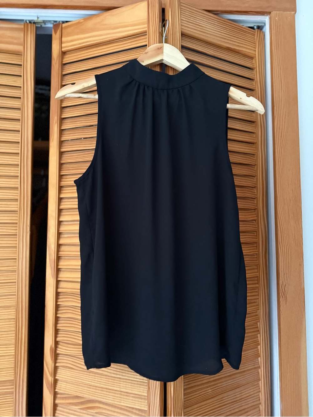Aritzia Black Sleeveless Mock-Neck Top